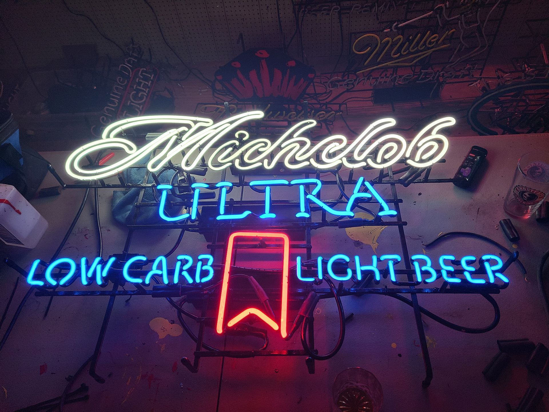 Neon sign for Michelob Ultra beer: white 