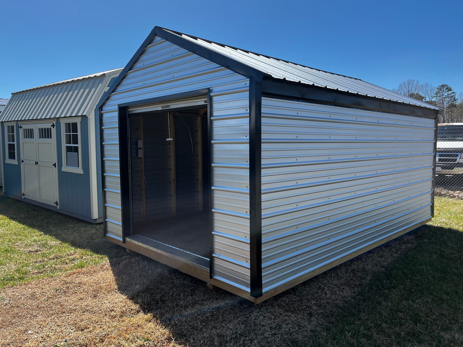 10x16 Metal Storage w/Electric