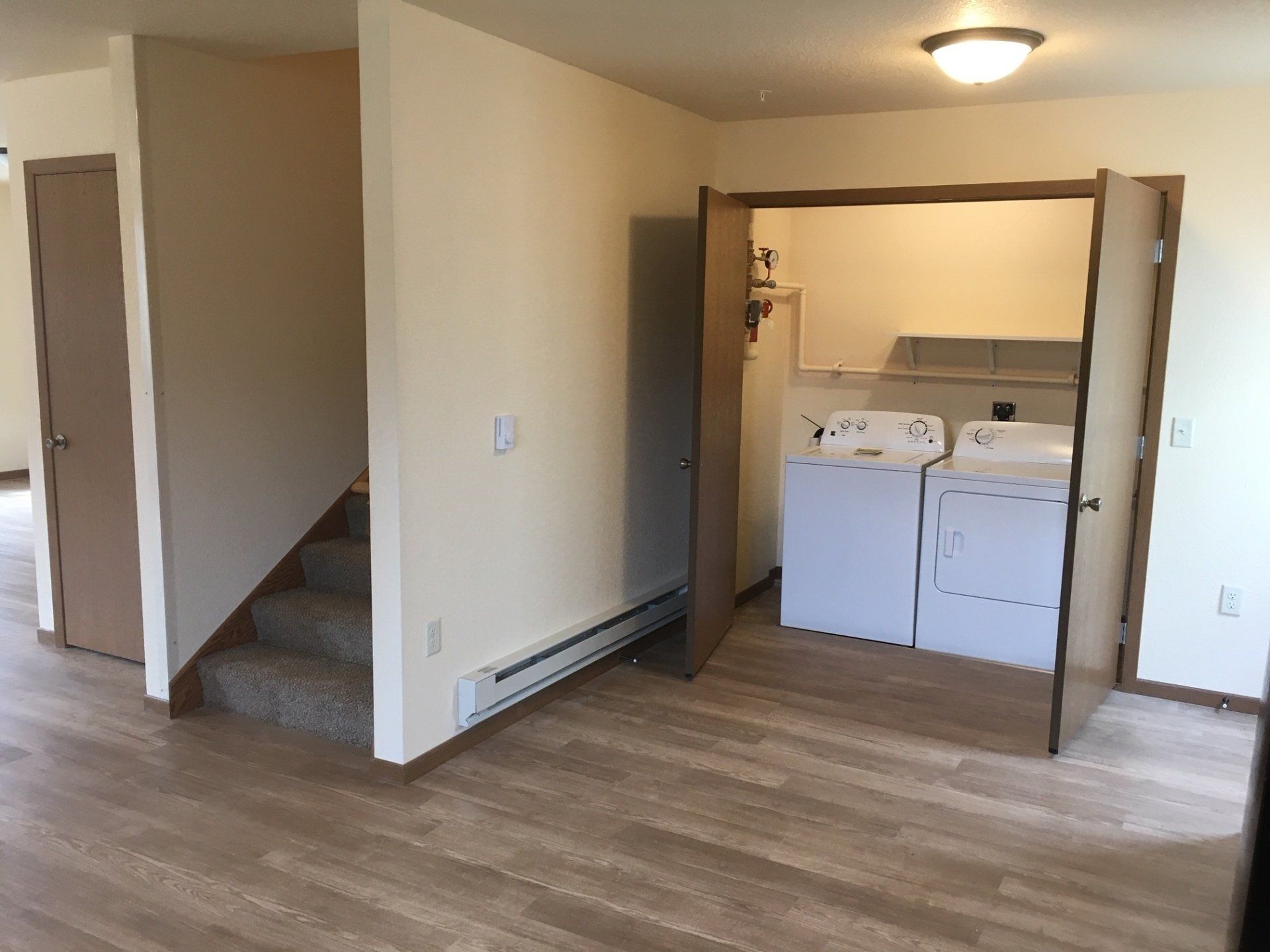 Birchcrest 8BR laundry