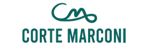Logo di Corte Marconi in color verde acqua con una linea stilizzata sopra il nome del marchio su sfondo bianco.