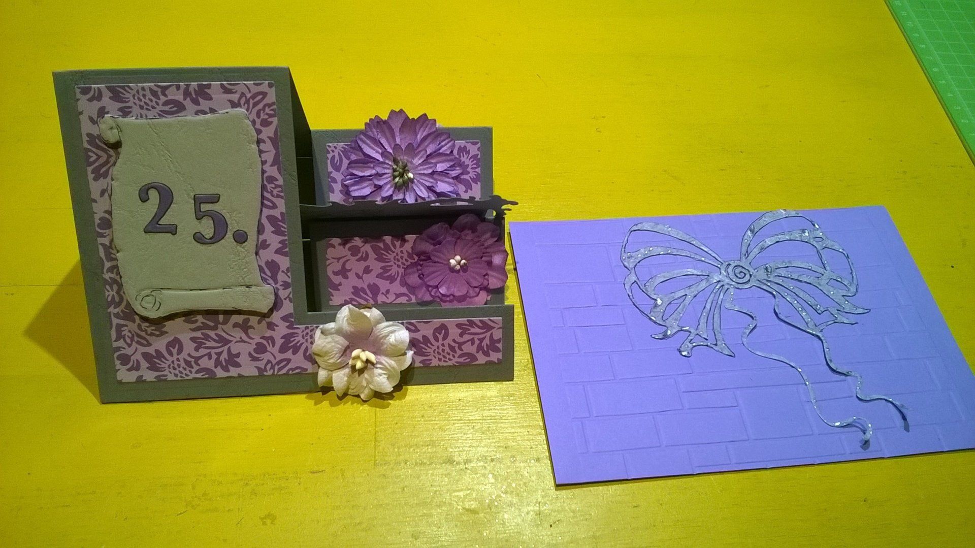 Eine Karte mit der Nummer 25 darauf