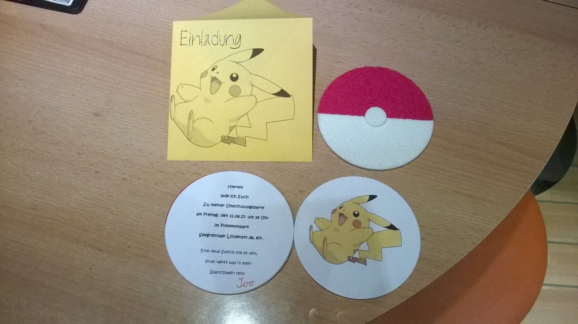 Ein Post-It-Zettel mit einem Bild von Pikachu darauf