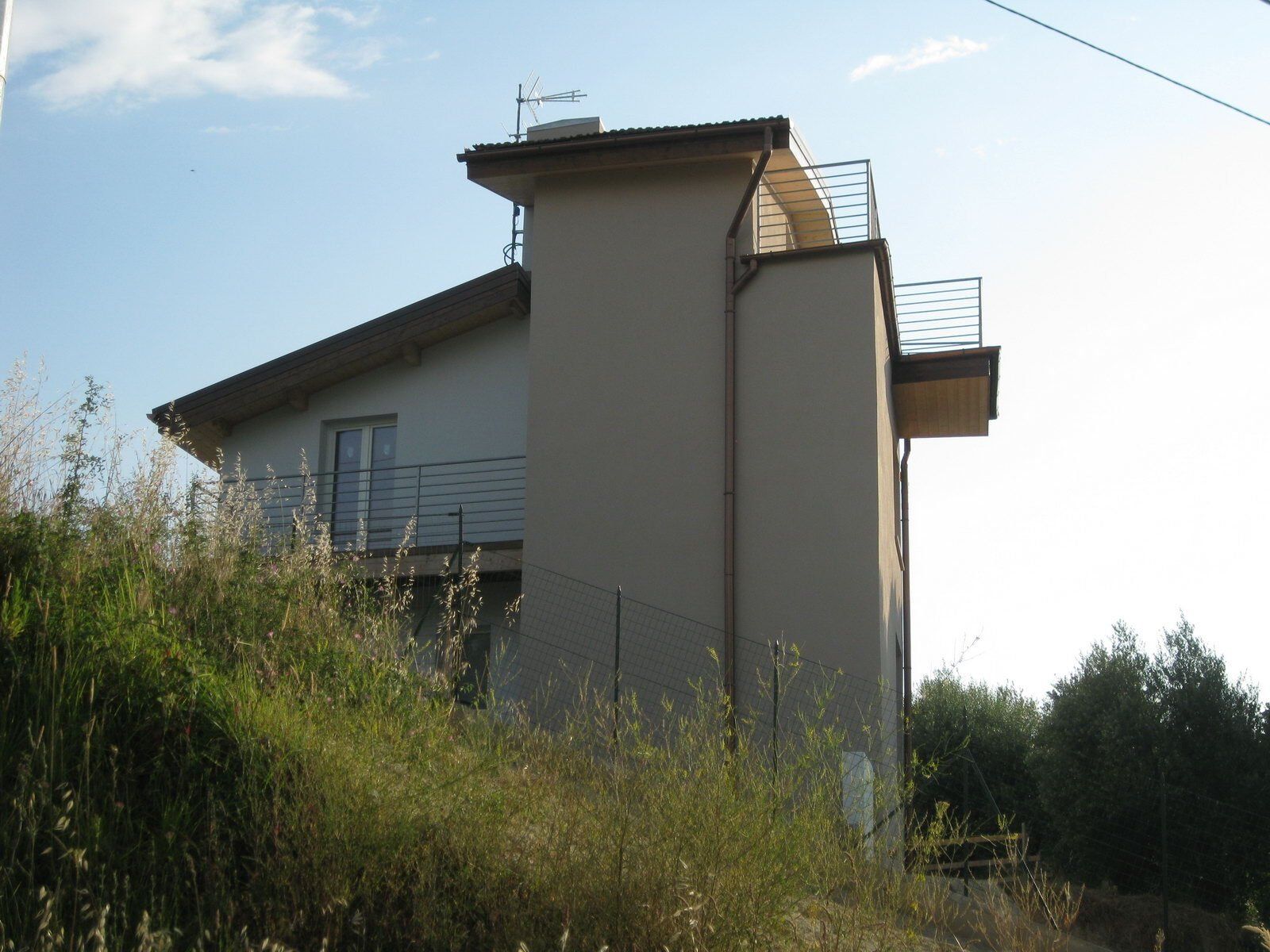 complesso condominiale con facciata ristrutturata