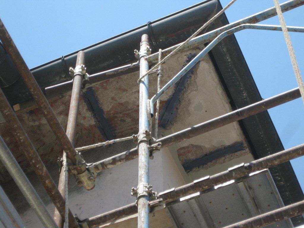 impalcatura edile per opere di rifacimento