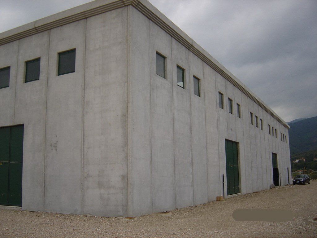 edificio industriale prima della ristrutturazione