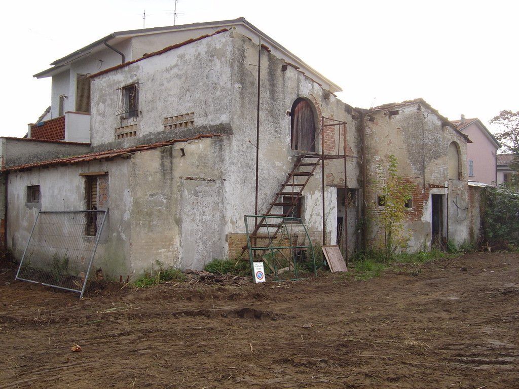 complesso immobiliare prima del rifacimento edile