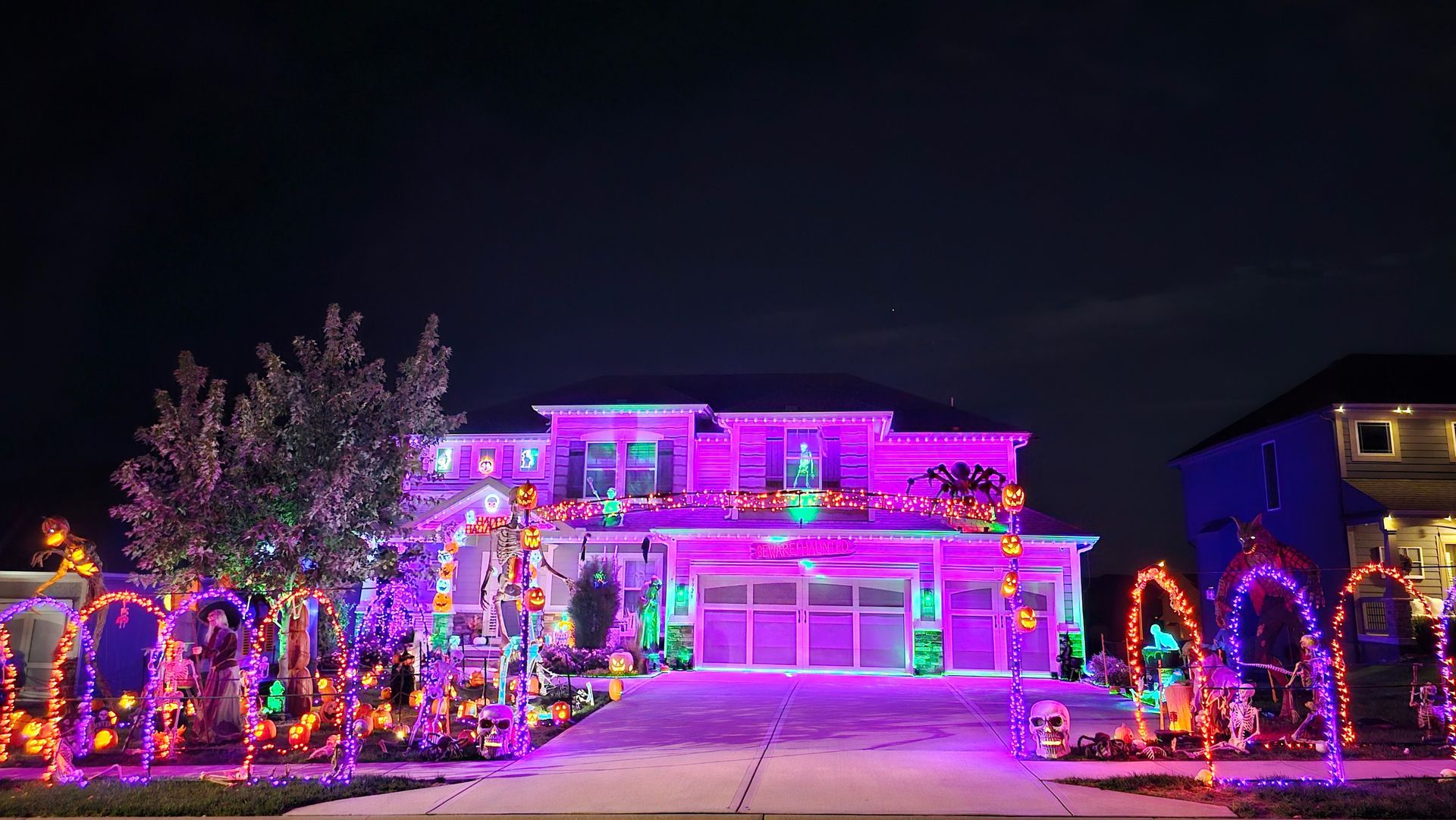 Sanders Holiday House KC - Powered by Solar Shield - Halloween Decorations in Kansas City Northland