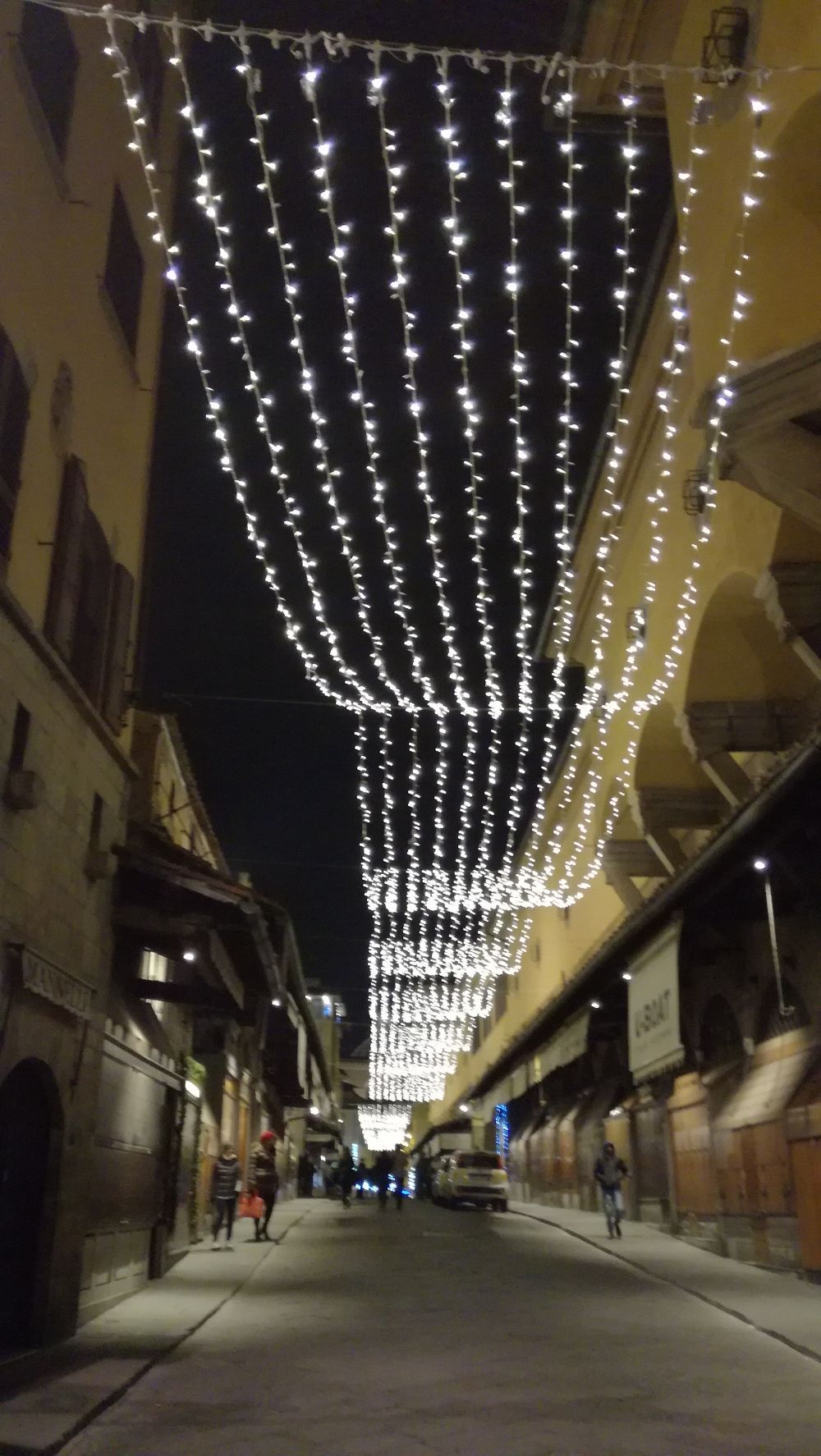 illuminazione natalizia