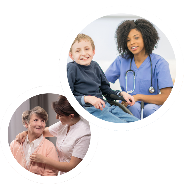 une infirmière tient la main d' une femme âgée