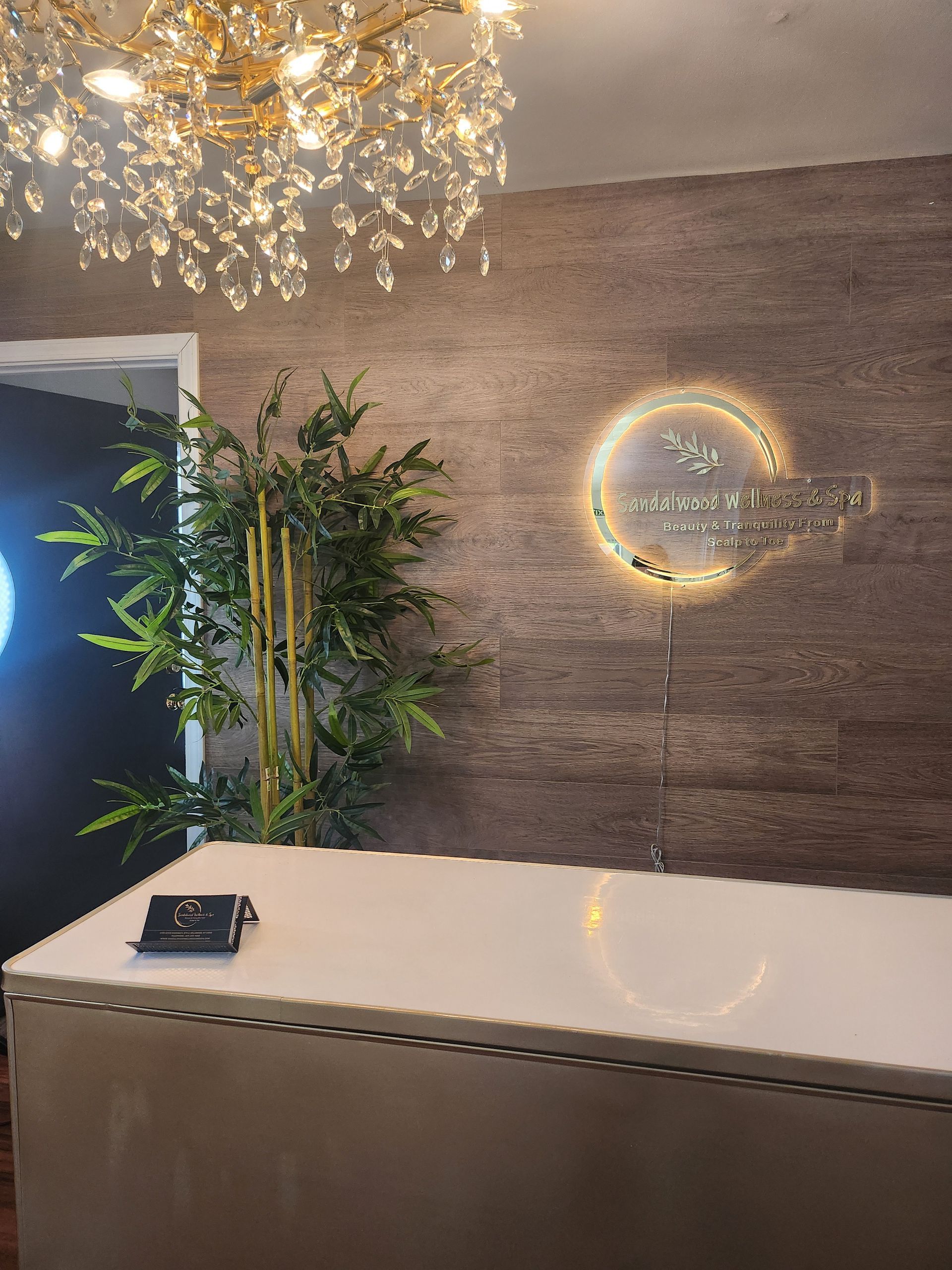 Sandalwood Wellness & Spa Lobby Erlanger KY – Welcoming space for couples’ treatments and relaxing getaways