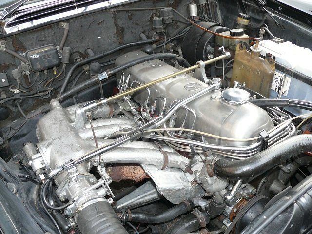 Mercedes Benz 1964 Engine Bay