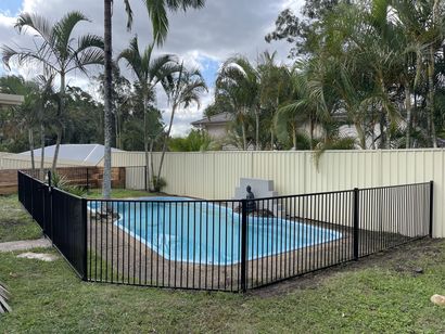 Aluminium pool fencing