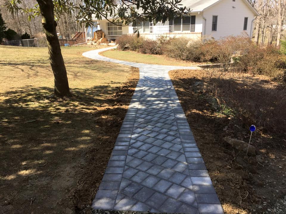 Honey Cove pavers walkway to Southern MD home