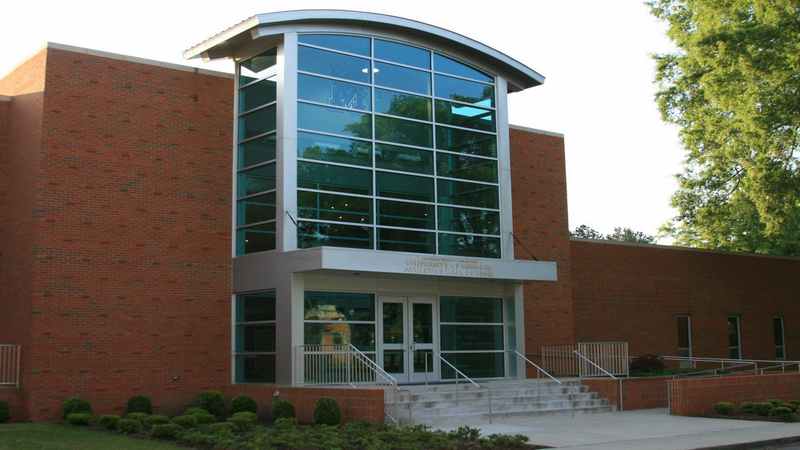 Entrance of a Modern Building — Germantown, TN — Patton Taylor Enterprises