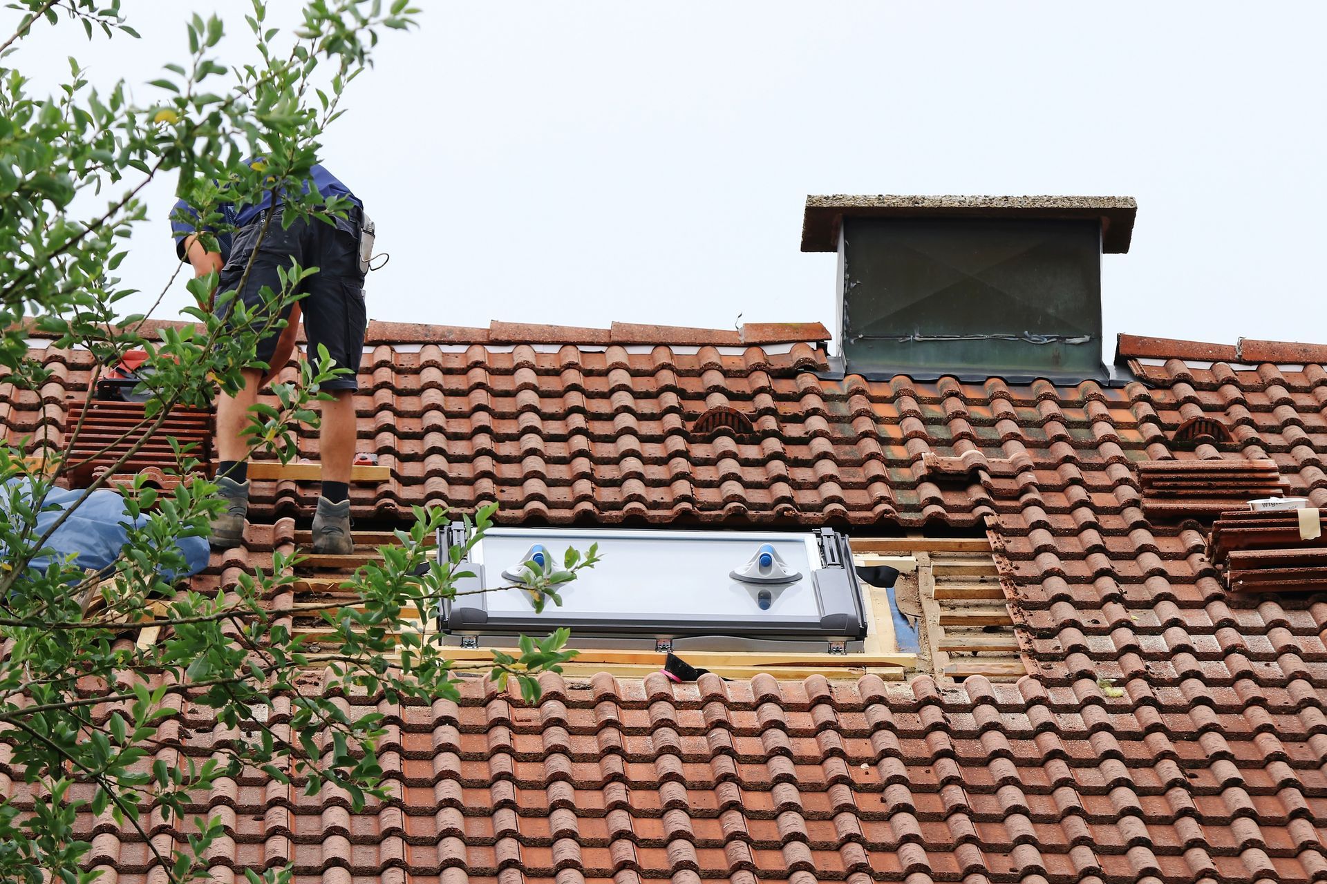 Two expert roofers from Mather’s Improvement Service provide window installation services in Kenosha, WI, and Burlington, WI.