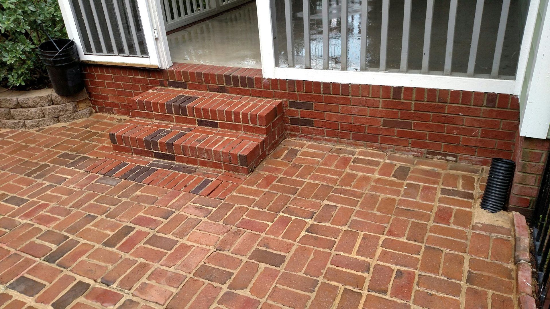 Window Cleaning Fuquay Varina, NC; Holly Springs, NC; Apex, NC; Cary, NC; Raleigh, NC; Chapel Hill, NC