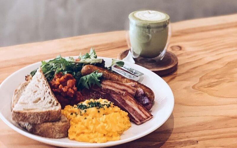 Cafe Culture and the Weekend Brunch Ritual
