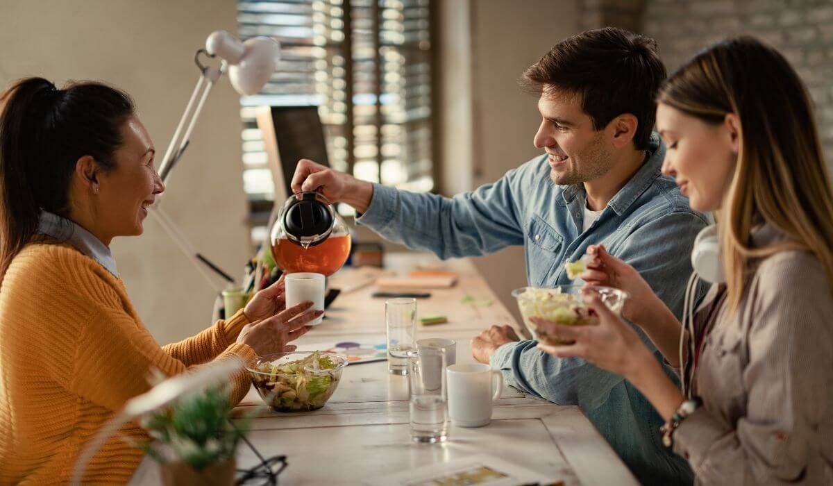 coworkers eating together