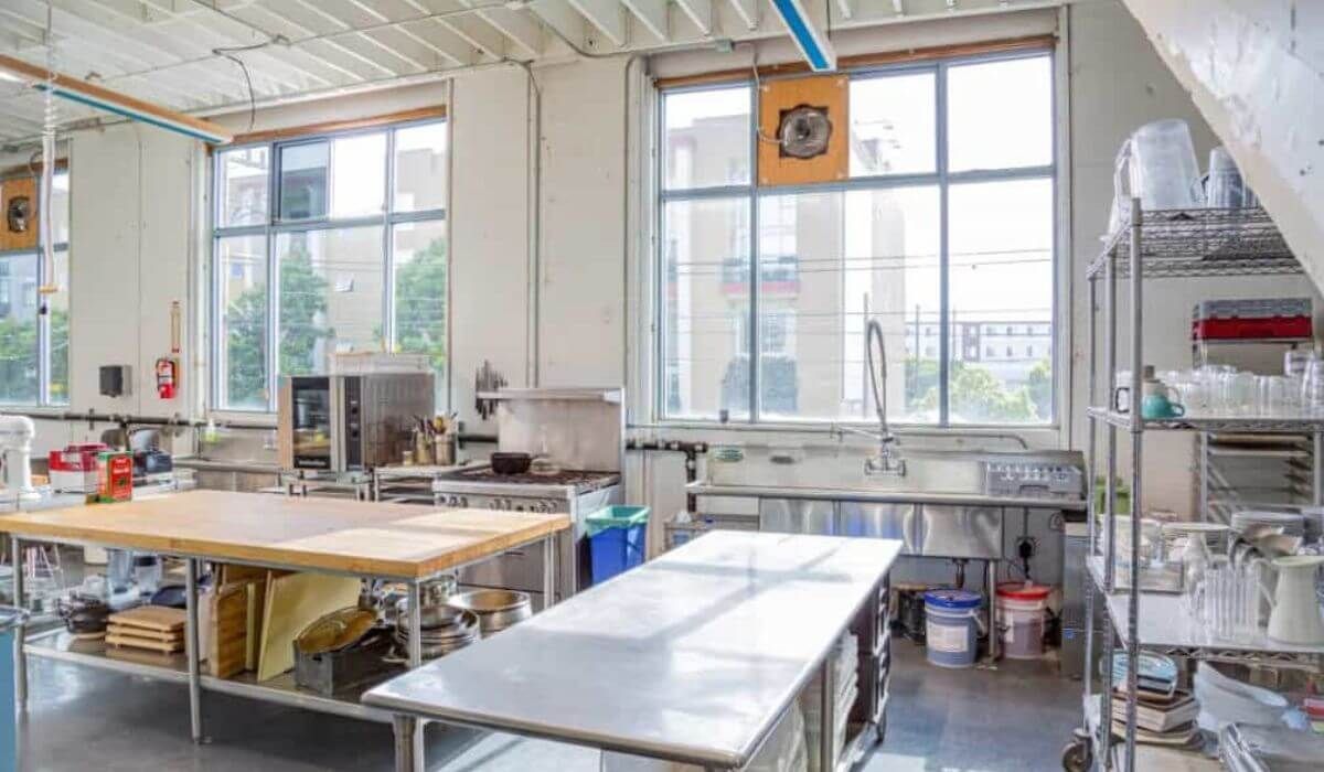 kitchen space for rent
