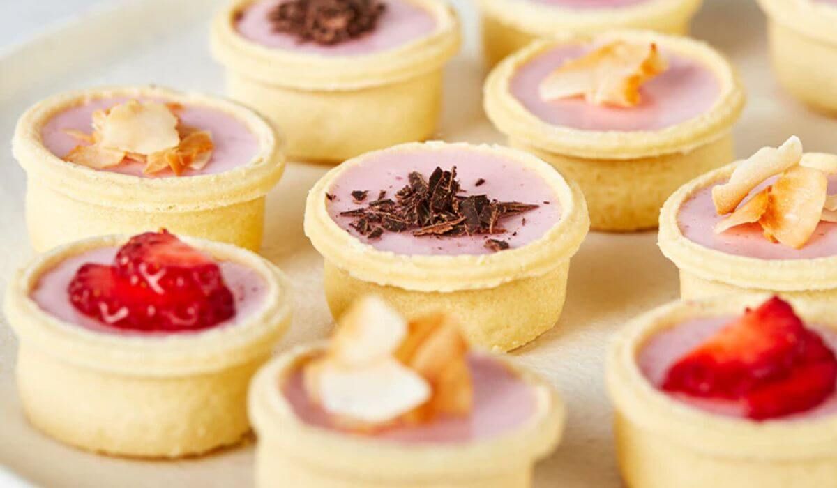 mini tart dessert display