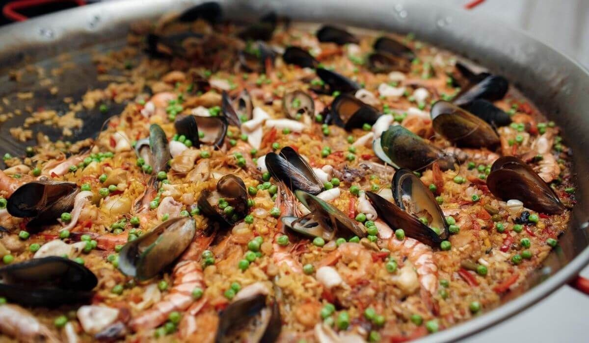 Paella Wedding Catering – A Taste of Spain on Your Special Day