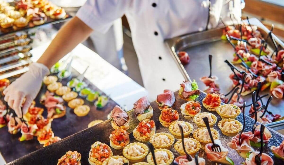 Event Catering Timelines: How to Plan Setup to Cleanup
