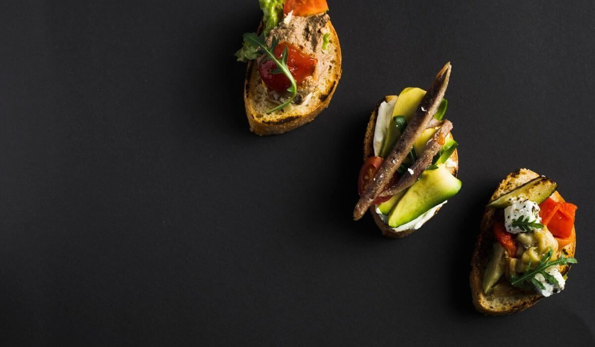 How Many Finger Foods Per Person: A Complete Catering Guide