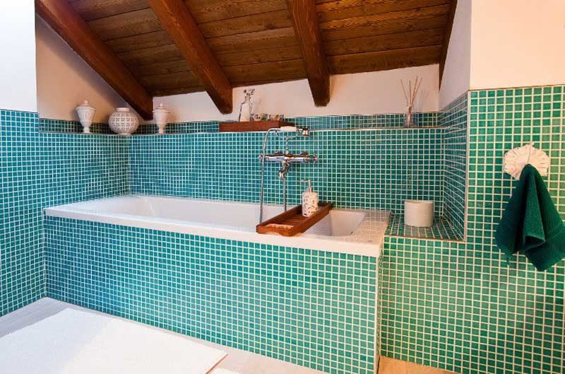 rivestimento vasdca da bagno