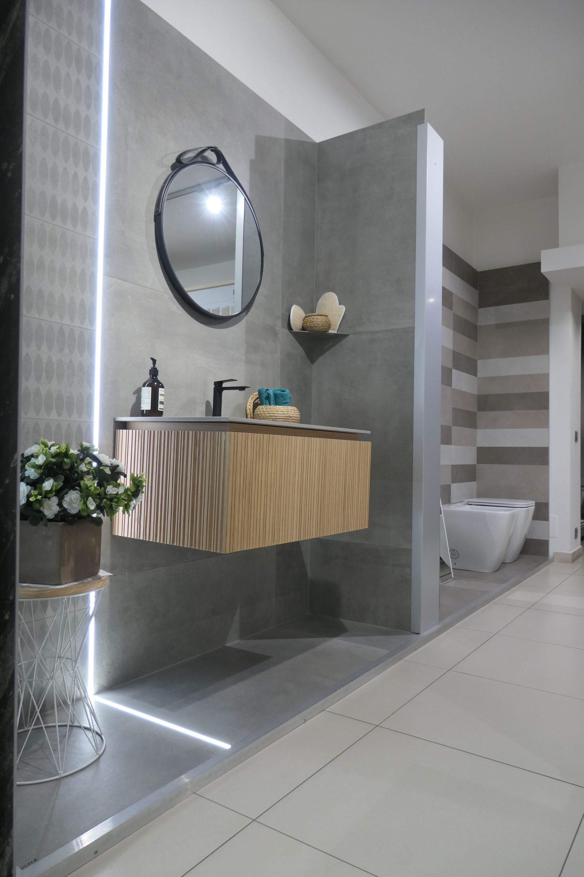 Arredo bagno a Novara nello showroom Cameroni Spa