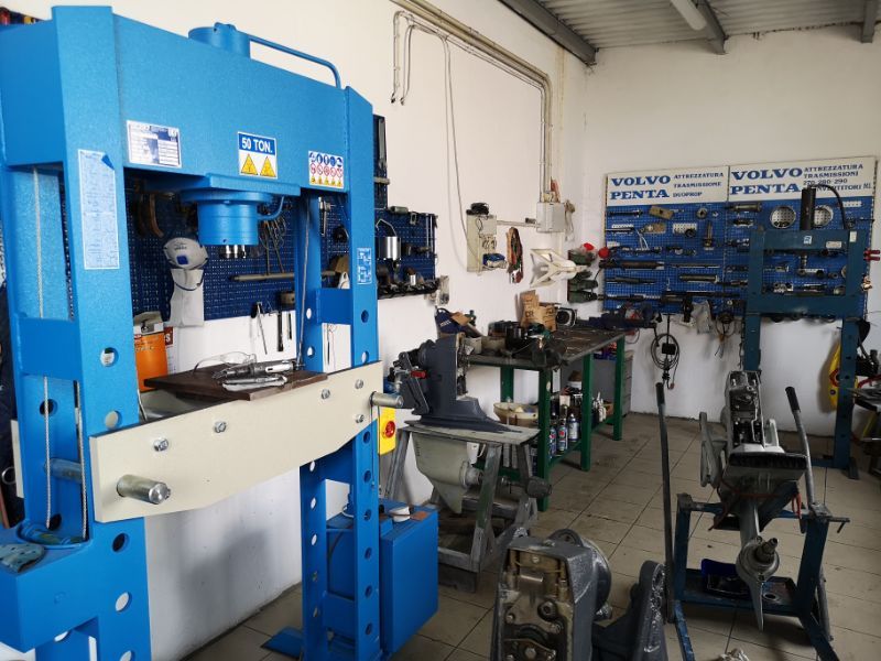 officina per imbarcazioni