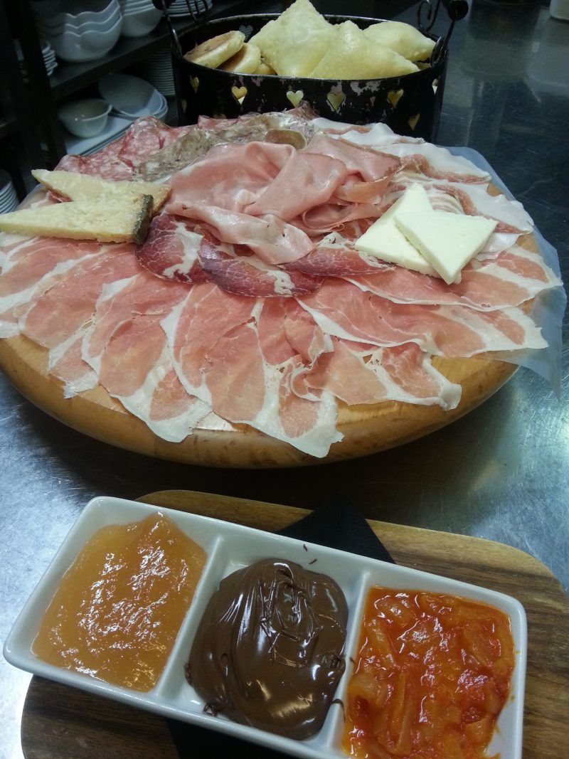 Antipasto di salumi e formaggi