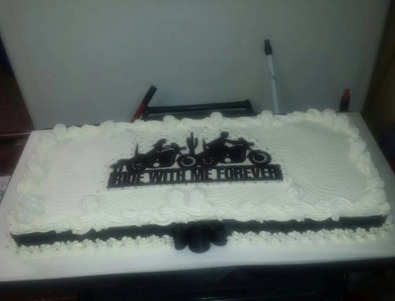 Torta bianca con disegno