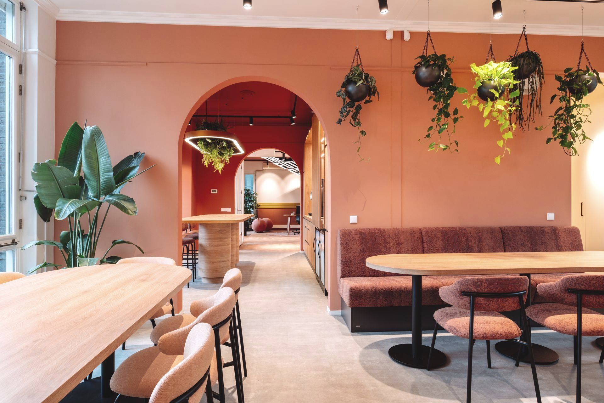 Inspirerend kantoor, interieurontwerp kleurrijk The Future Group Zoetermeer