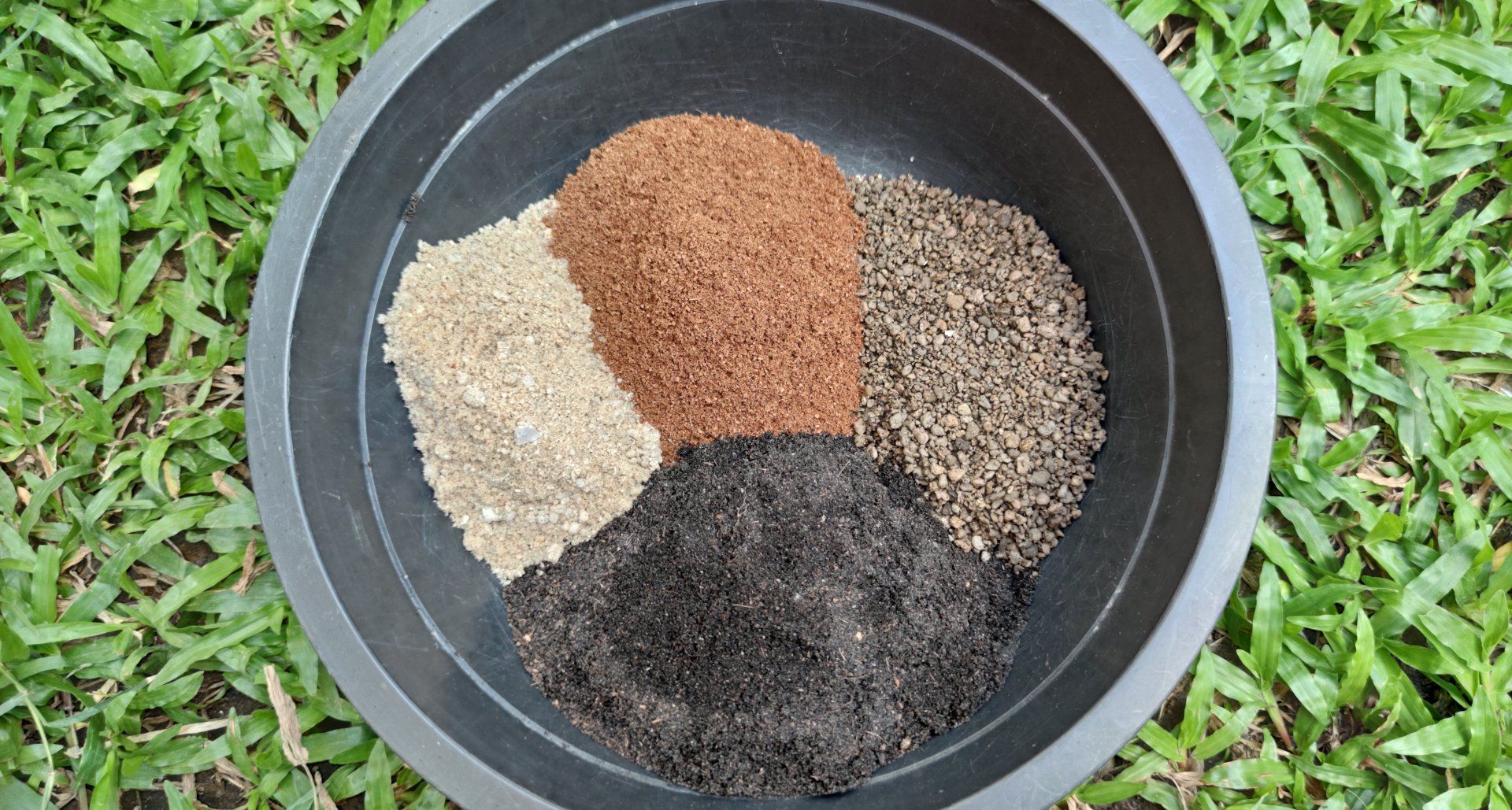 Potting Mixes - Fertilisers - Manure