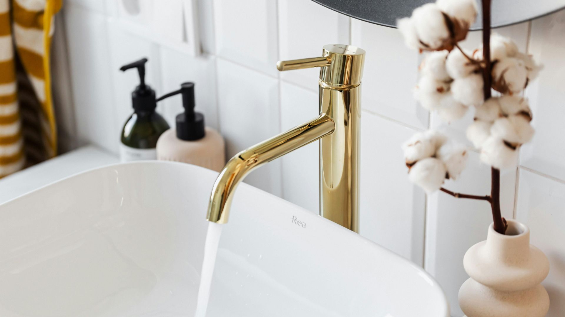 How to Choose Bathroom Fixtures That Complement Your Home and Add Value