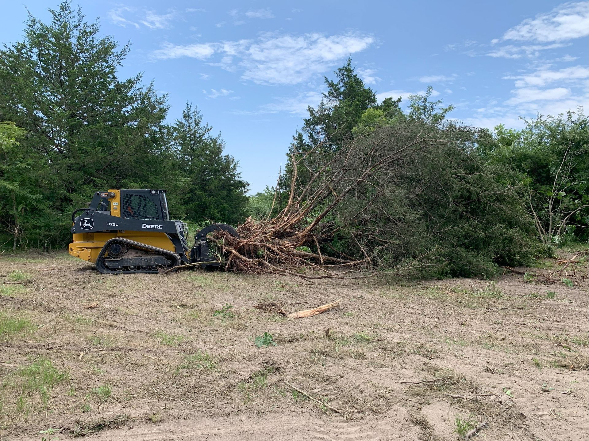 Excavation, land clearing, clearing pastures.