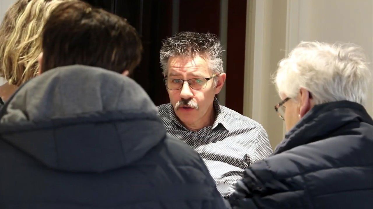 Bei Wiebe Woudstra im Juweliergeschäft.