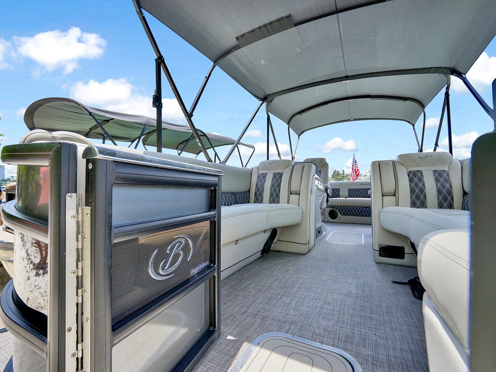 Luxury boat rentals Miami