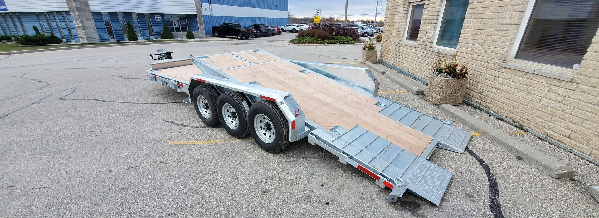 Gravity Tilt Trailers