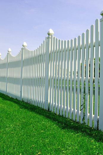 Custom Fences — White Fence in Montclair, CA