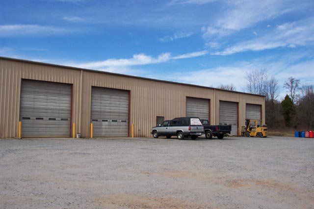 Exterior Shot Of Truck And Trailer — Hickory, NC — Truck & Trailer Repair