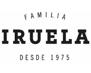 A black and white logo for familia iruela desde 1975