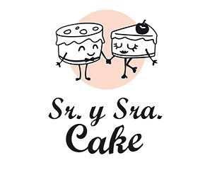 Un logotipo para sr. y sra cake con dos pasteles tomados de la mano.