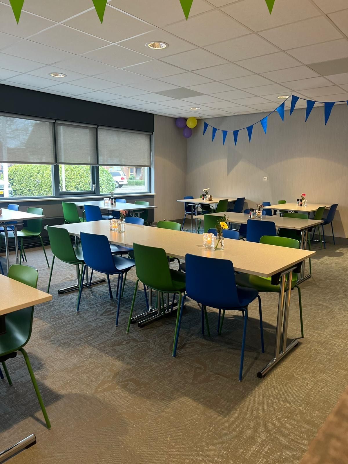 Zouwe zaal restaurant opstelling