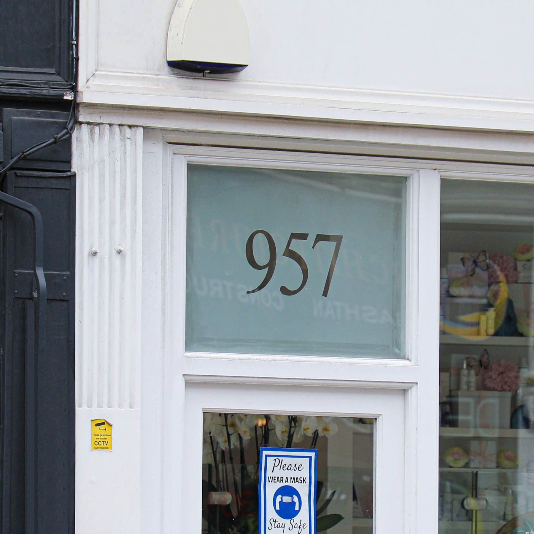 road number door signs