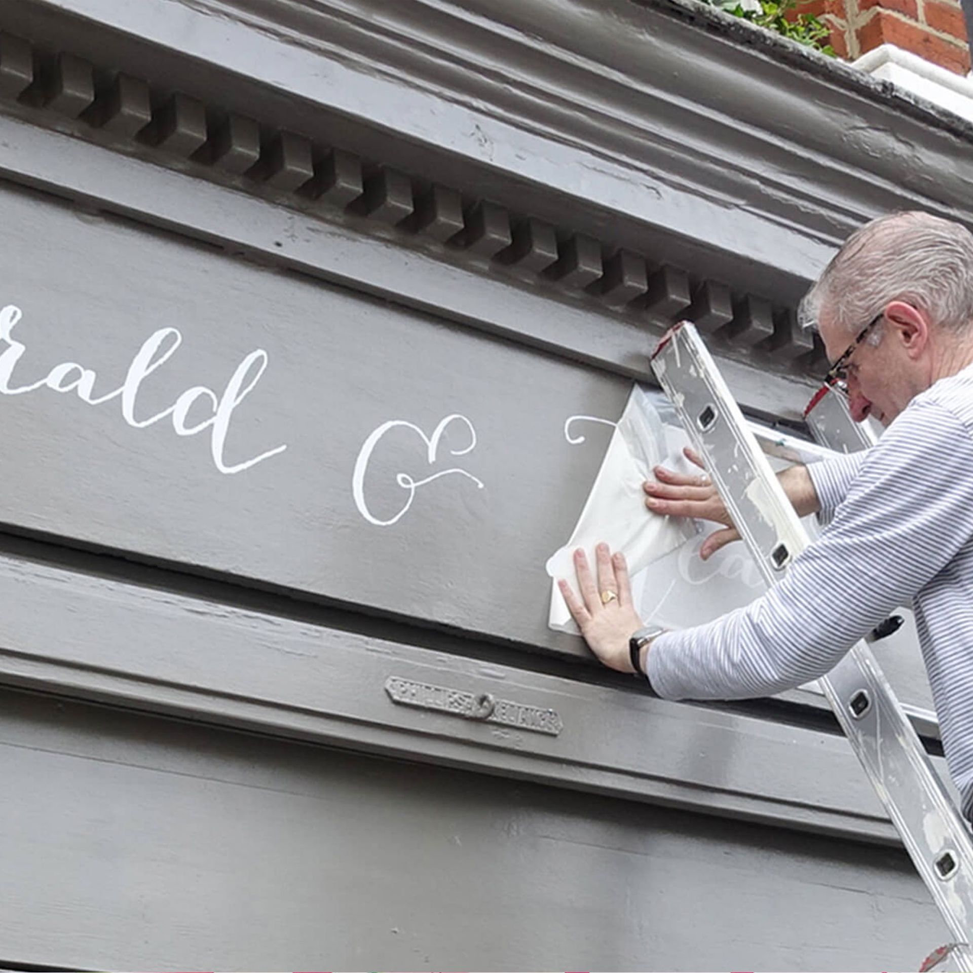 signage installation