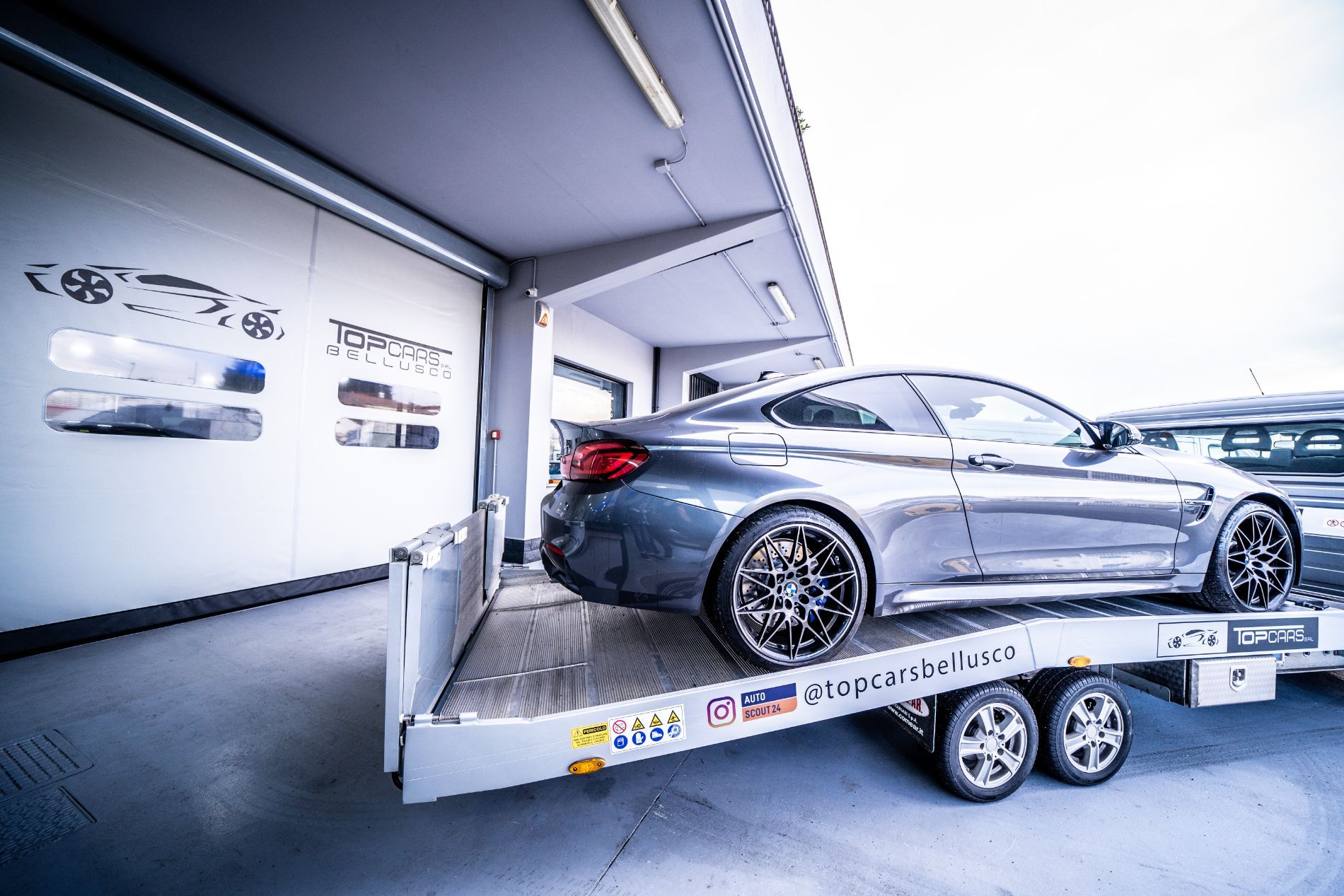 consegna automobile in salone auto