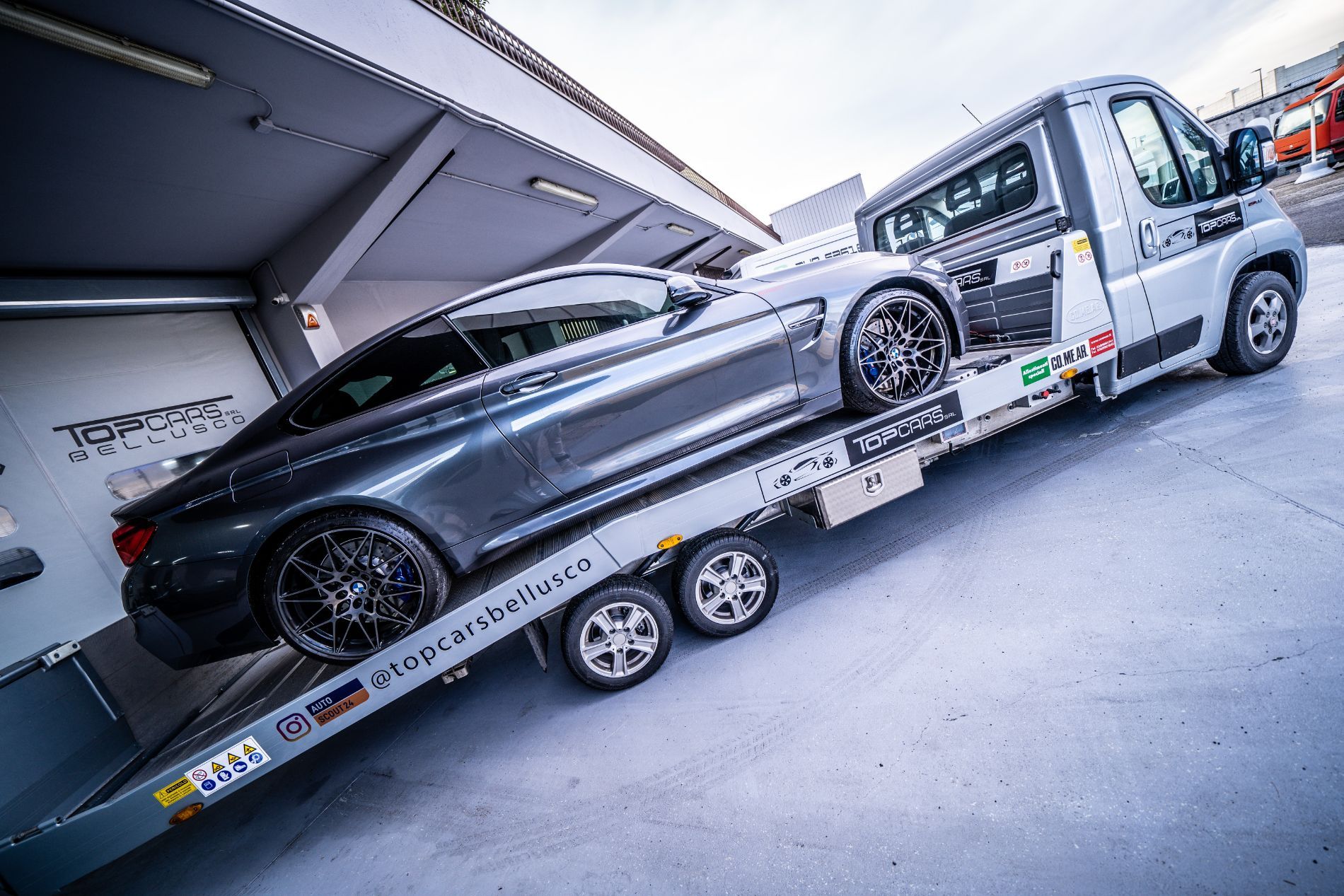 automobili arrivano in concessionaria