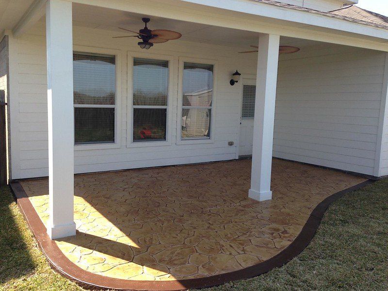 A concrete patio is put in