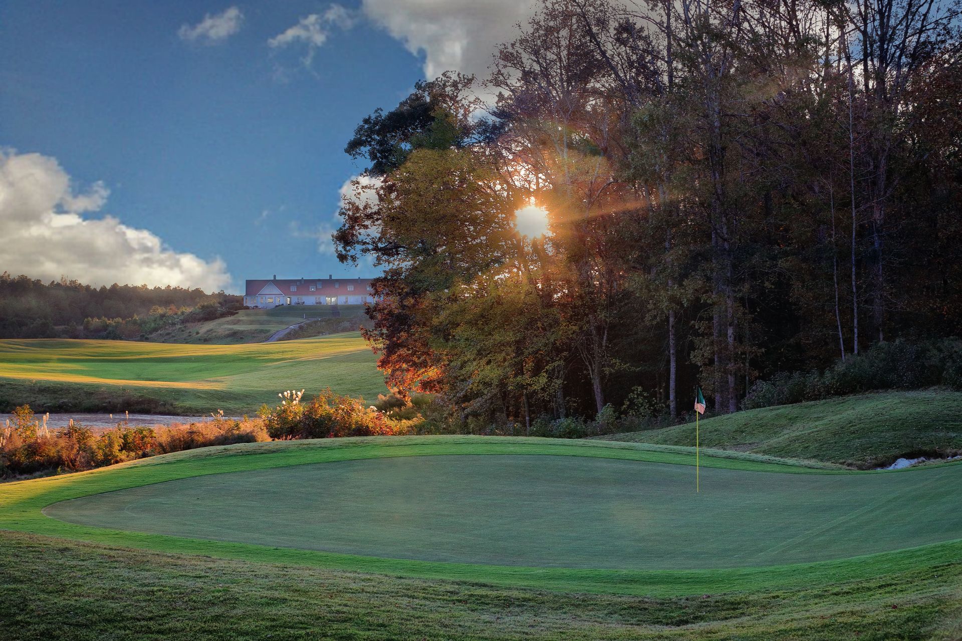 A close up on one of the holes at the Royal New Kent Golf Course.